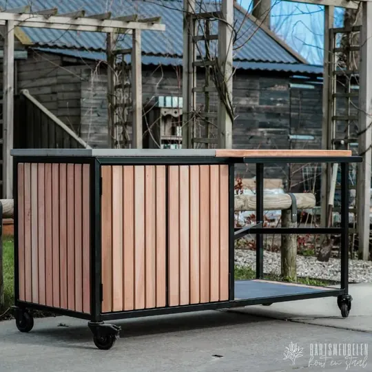 Eucalyptus buitenkeuken Lek — lattenfront met tegel